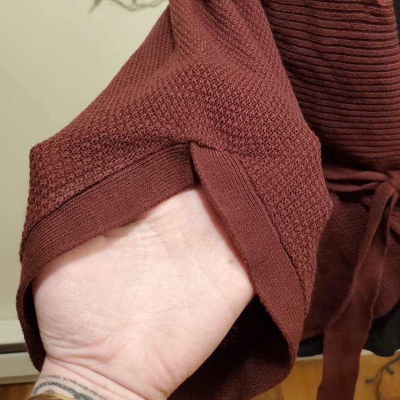 Sweater - Picture 6 of 8